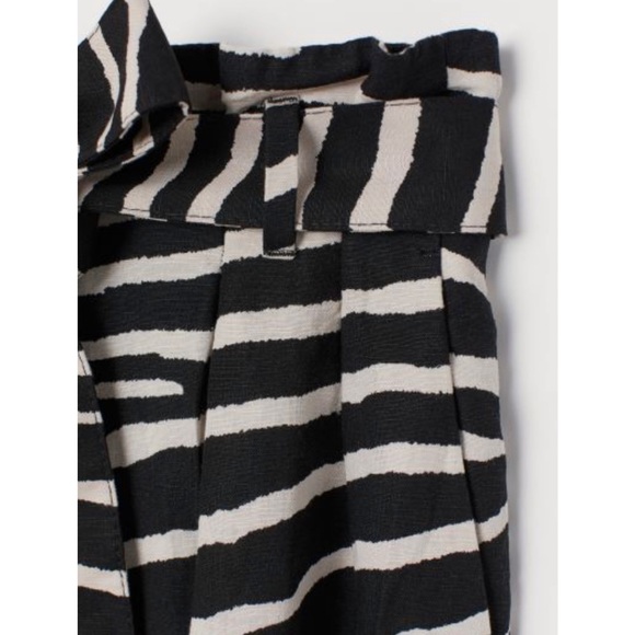H&M Linen Zebra Paper- Bag Pants - Picture 2 of 2